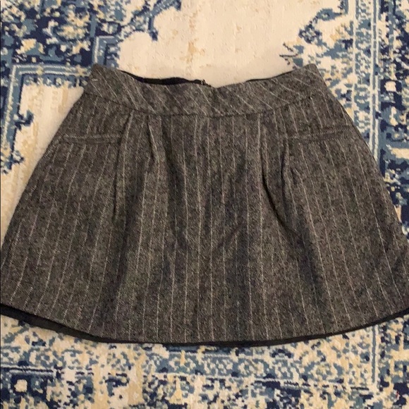 Old Navy Dresses & Skirts - Old Navy wool blend skirt size 2.